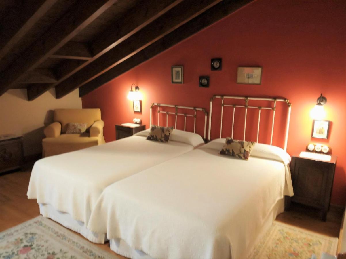 Heredad De La Cueste Llenin Exterior photo