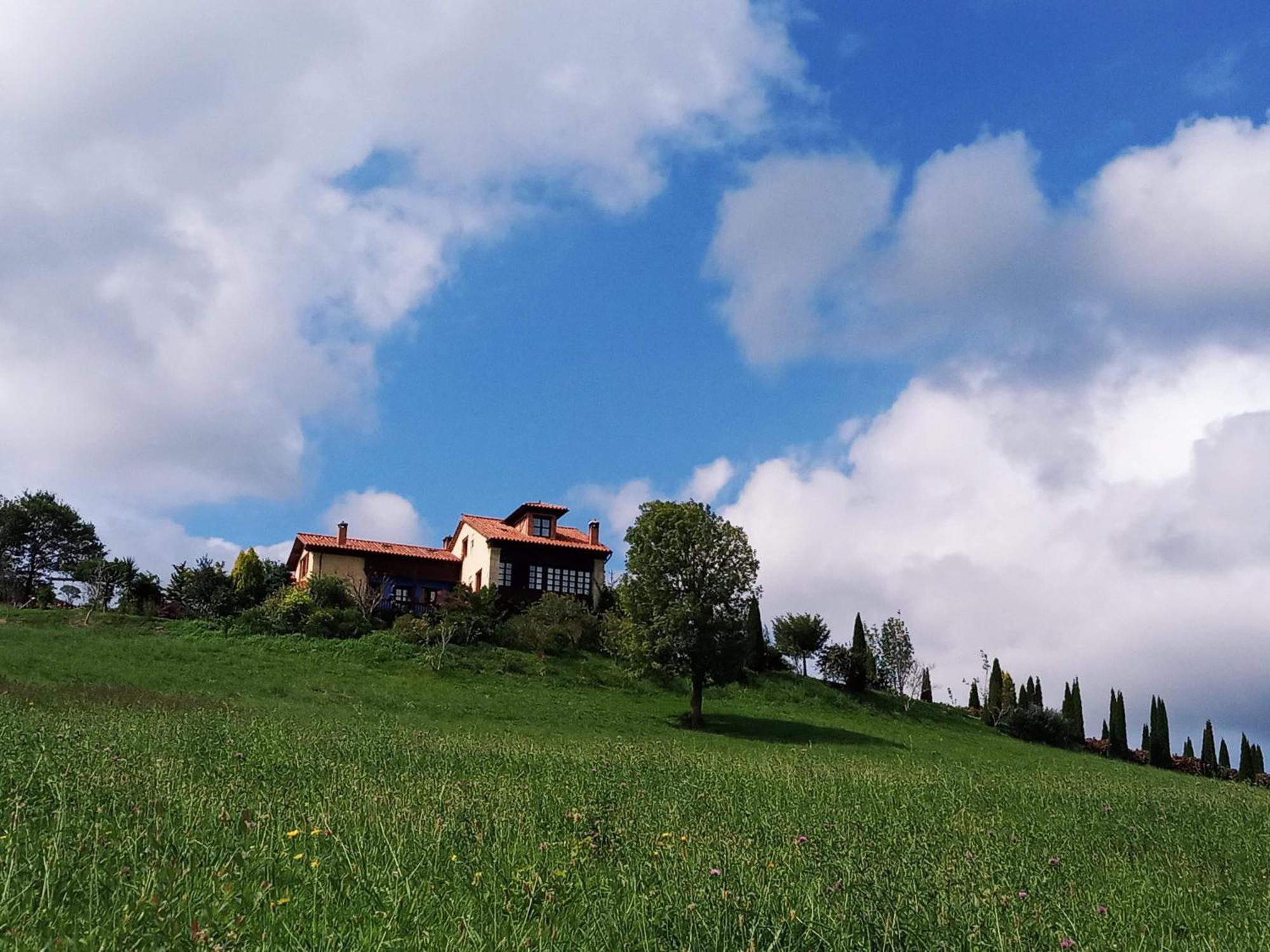 Heredad De La Cueste Llenin Exterior photo