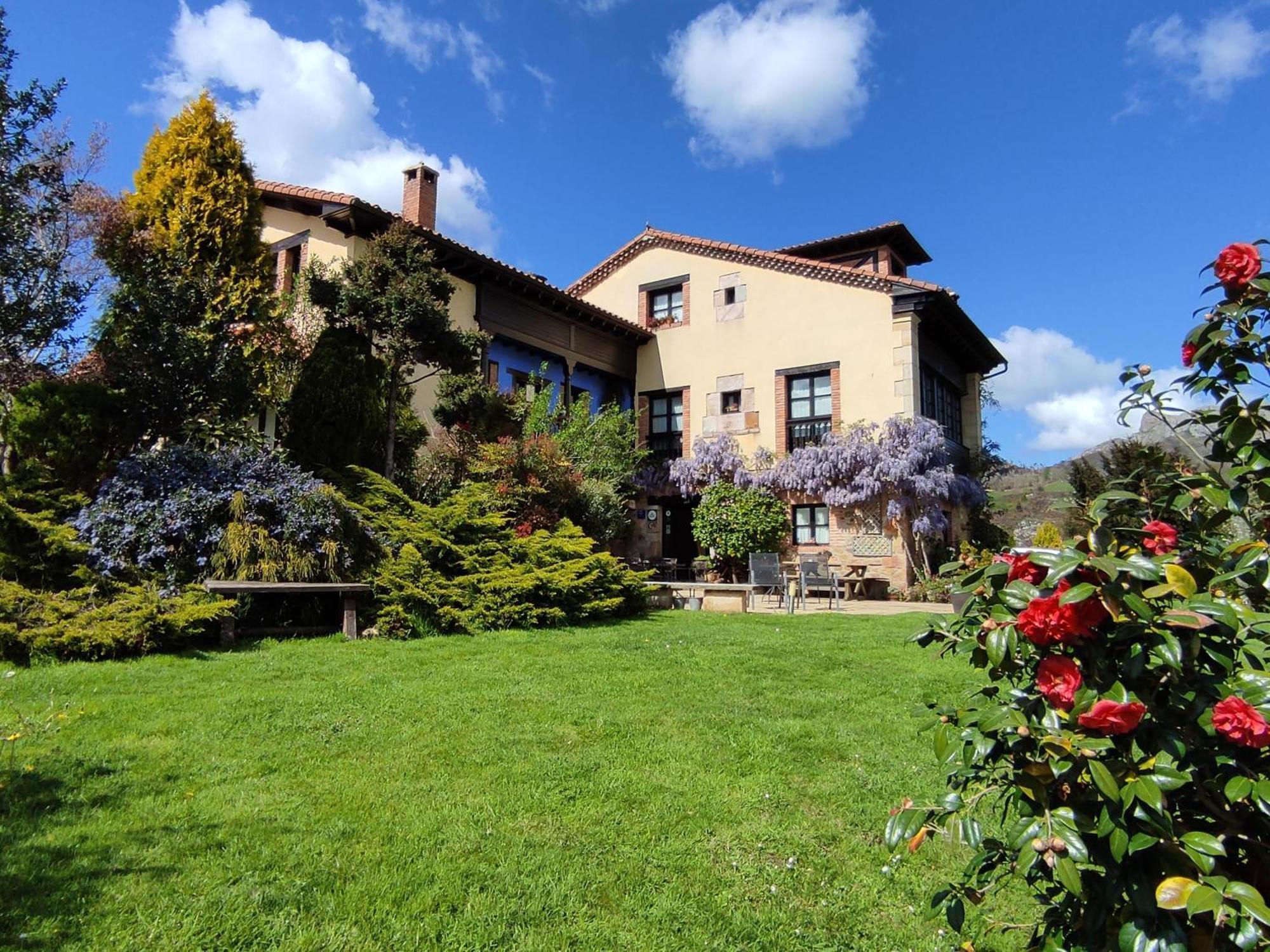 Heredad De La Cueste Llenin Exterior photo